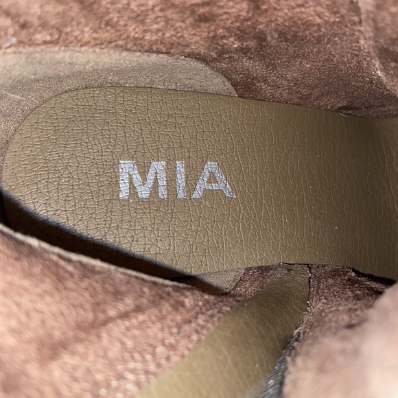 MIA Fontana Suede Lace Up Boots. New. Olive Green. Size 8.5. Side Zipper. - Picture 9 of 13